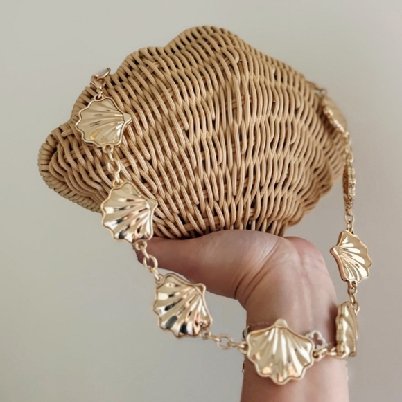 Wicker Shell Clutch Handbag
